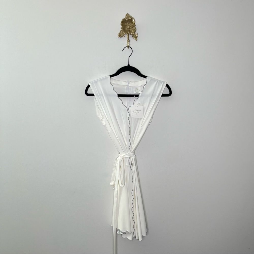 La point The Pickle White Wrap Dress